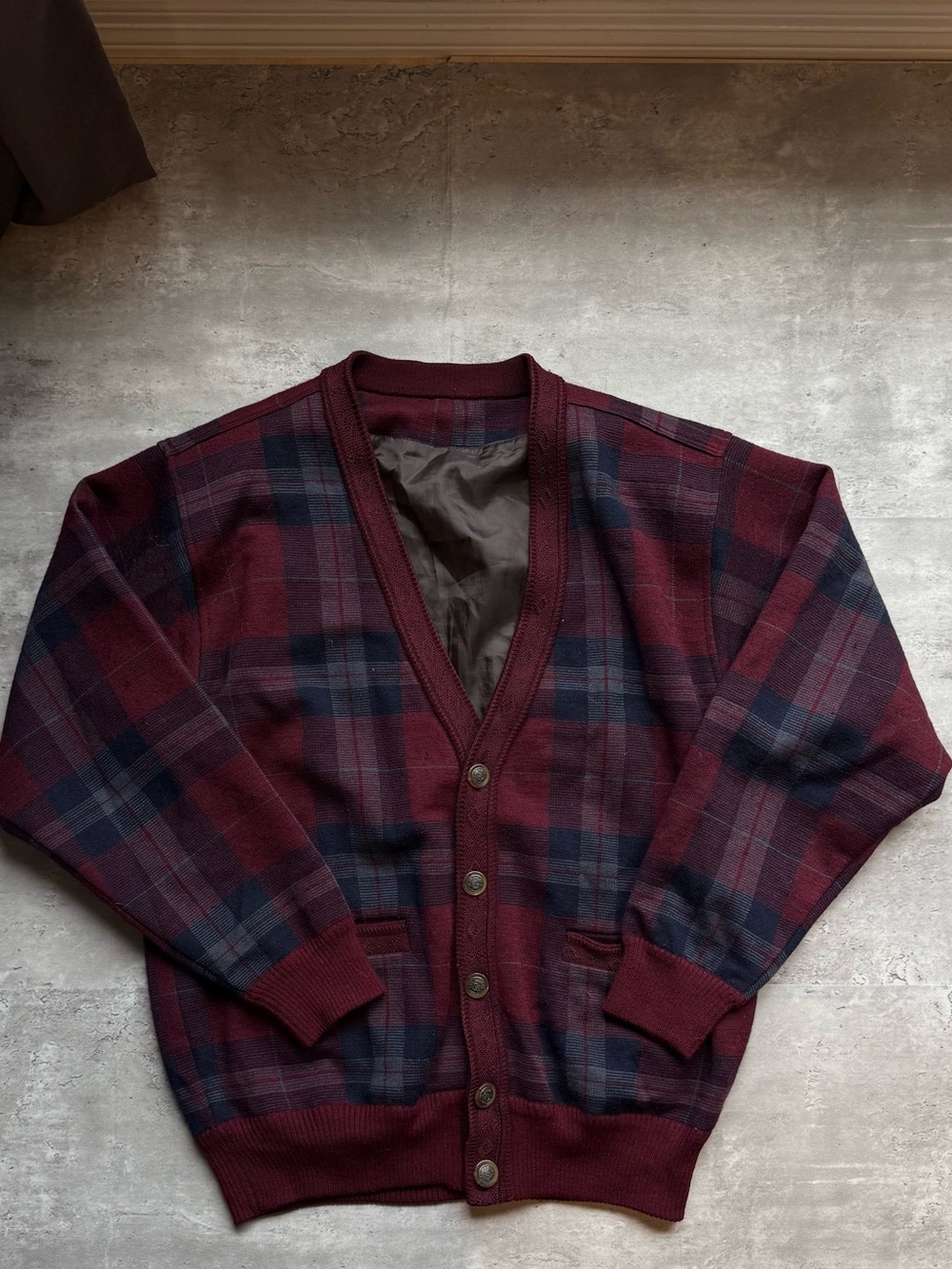 Mens Burgundy Plaid Button-Front Cardigan Sweater L Navy Blue Red